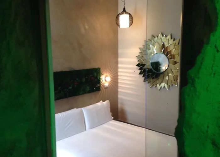 Konukevi Irooms Station 4*